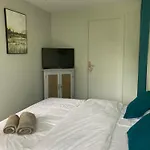 Maison Proche אגון קוטוויל